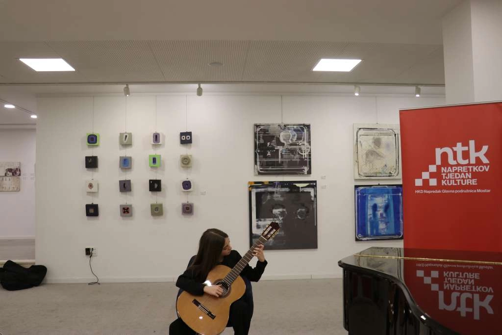 Sunjic mario izlozba 7. 4. gitara